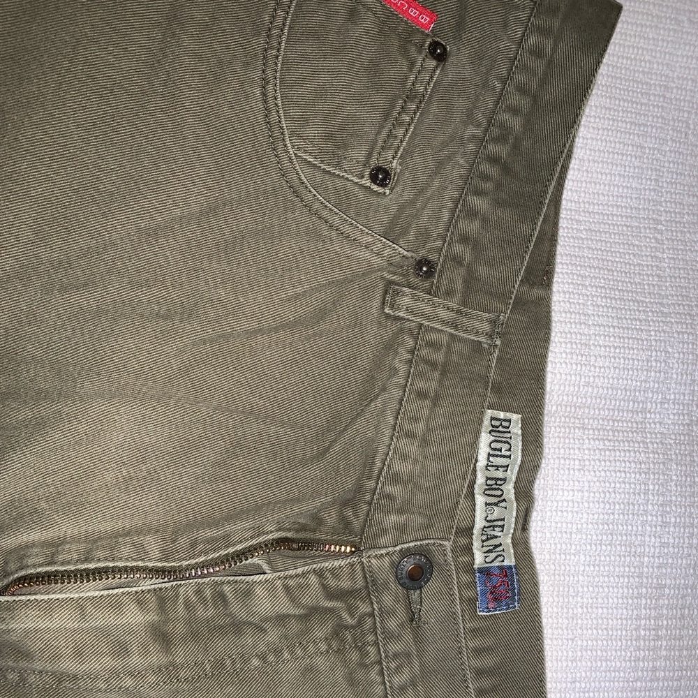 Size 42 Bule boy, jeans, olive green excellent condition